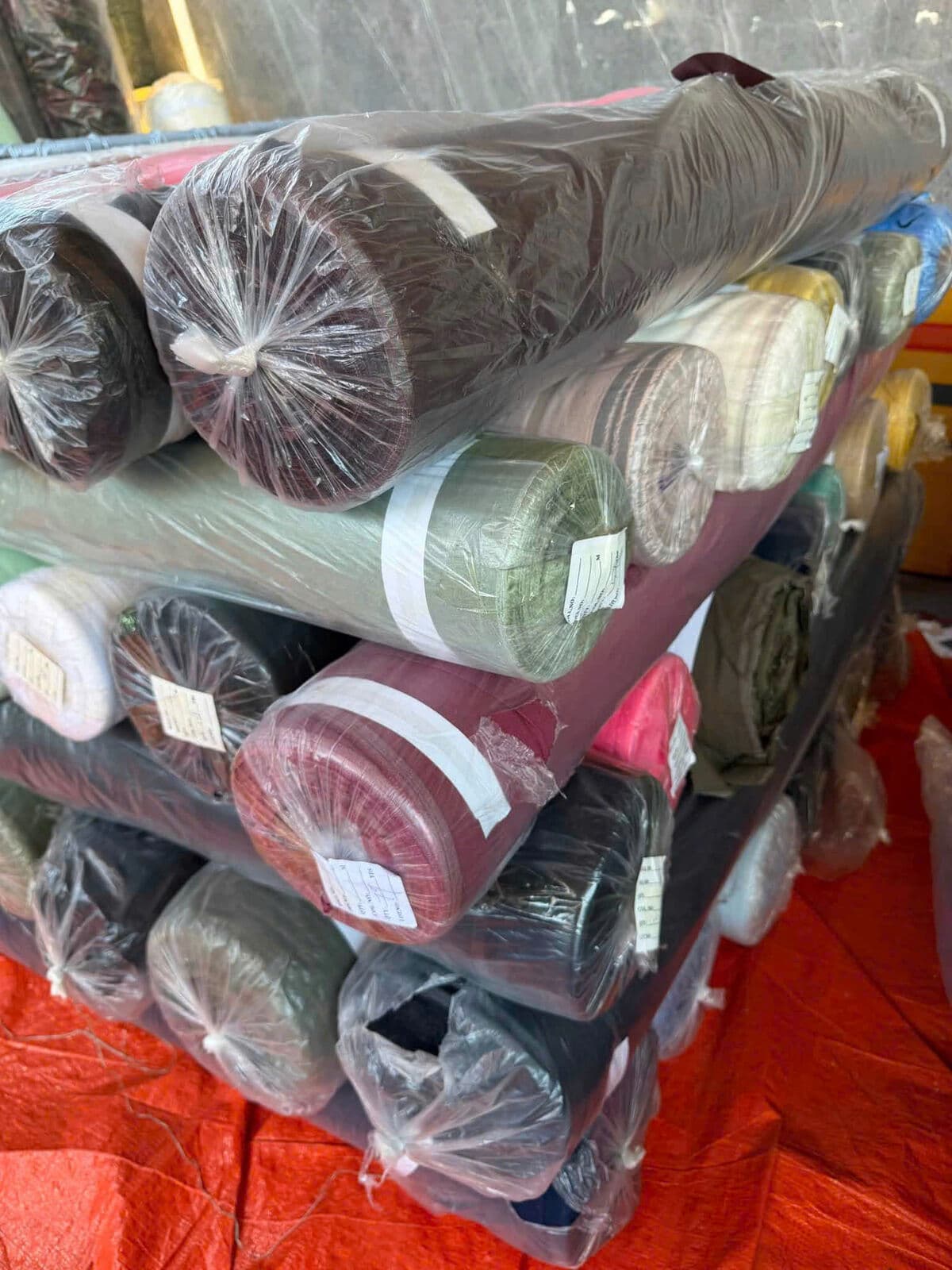 Cây vải bọc nilon nhiều màu