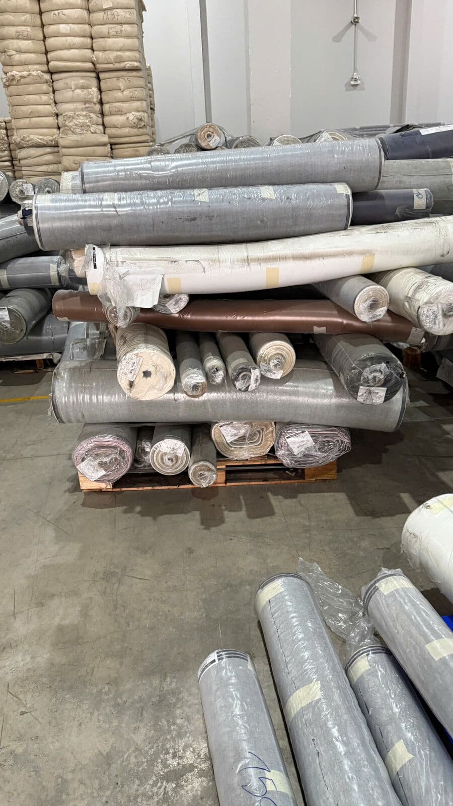 Cây vải xám trên pallet