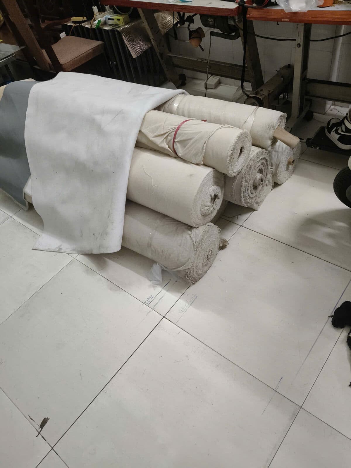 Cây vải trắng tồn kho trong xưởng